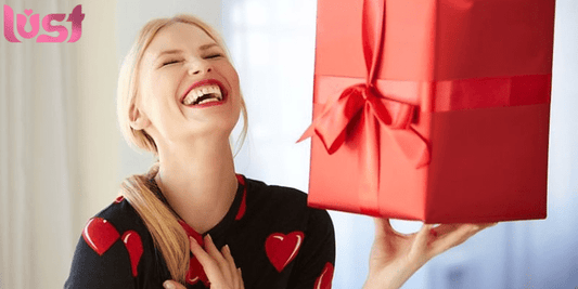 Phụ Nữ Thích Được Tặng Quà Gì Nhất? 10 Món Quà Ý Nghĩa
