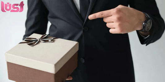 Tặng Quà Gì Cho Người Yêu Nam Để Chàng Cảm Thấy Thật Đặc Biệt?