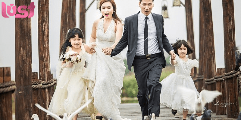 Tặng Quà Kỷ Niệm Ngày Cưới Cho Vợ: Gợi Ý Những Món Quà Ý Nghĩa